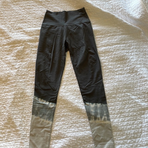NWOT aerie offline tie dye leggings gray - Picture 2 of 3